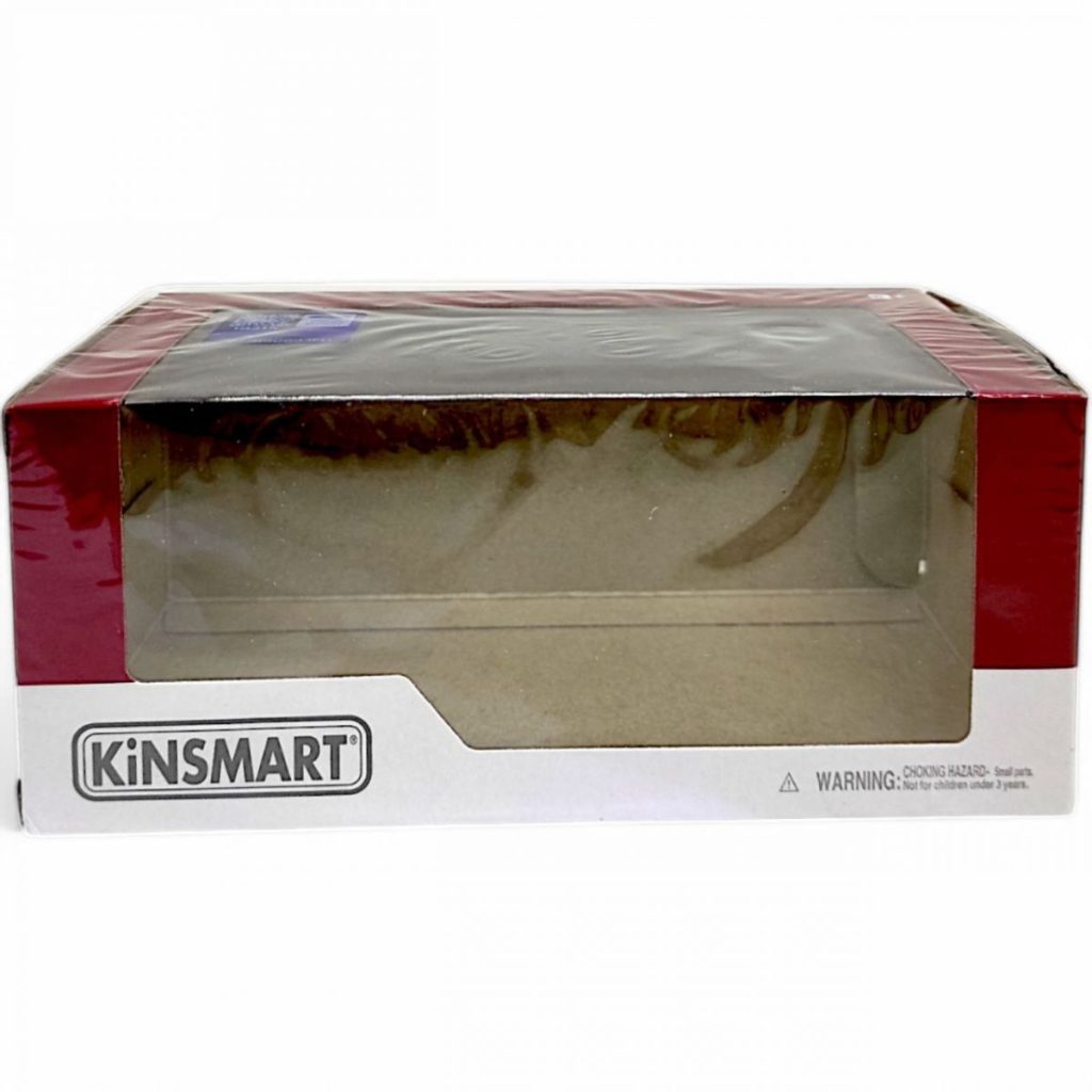 Частково прозора упаковка моделі Kinsmart "Ford Mustang Dark-Horse (Firefighter)", що дозволяє побачити саму модель без відкриття коробки. Ідеально підходить для колекціонерів, які хочуть зберігати модель у первісному вигляді.