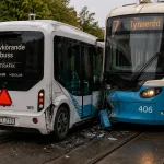 Безпілотний автобус у Гетеборзі після різкого гальмування, у який врізався міський трамвай під час тестового рейсу